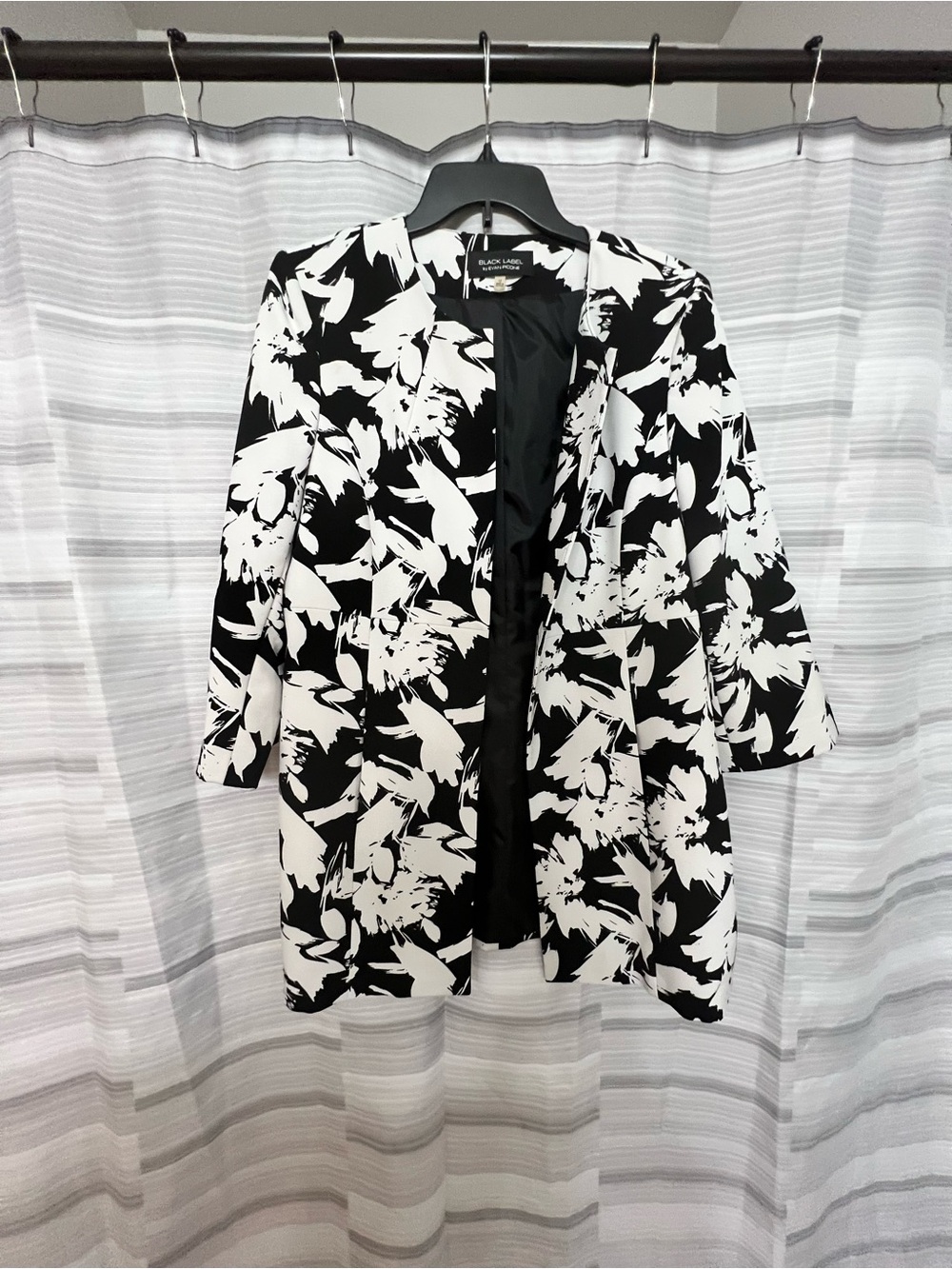 Evan-Picone Black Label Black Ivory Floral Longline Blazer Jacket